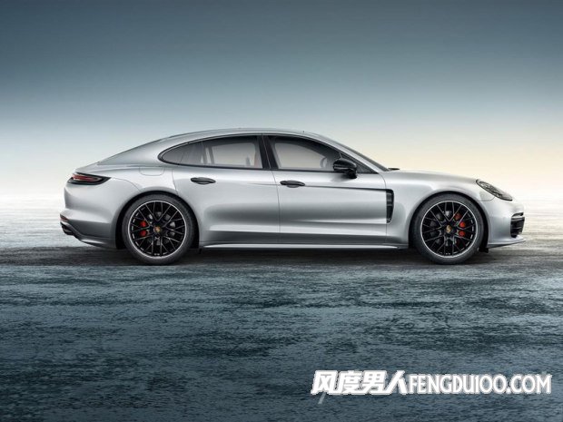 保时捷Panamera Exclusive银色侧面