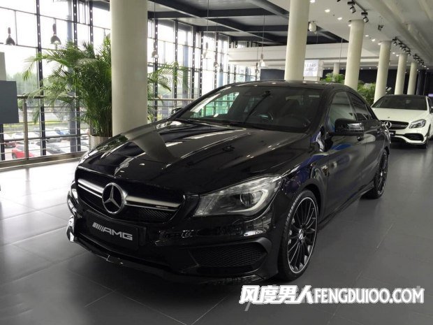 奔驰AMG CLA 45 4MATIC